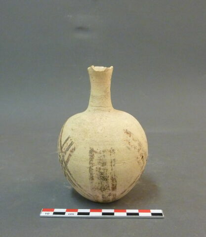 vase, image 2/4