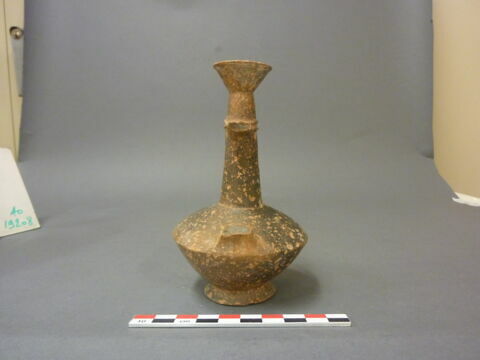 vase, image 3/5
