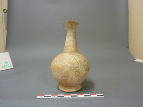 vase, image 3/5