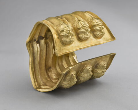 bracelet, image 2/4