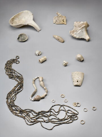 incrustation de meuble ; plaque, image 5/7