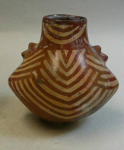 vase, image 3/3