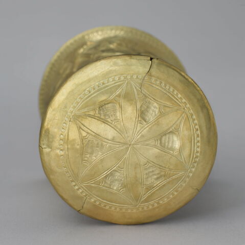 vase, image 4/9