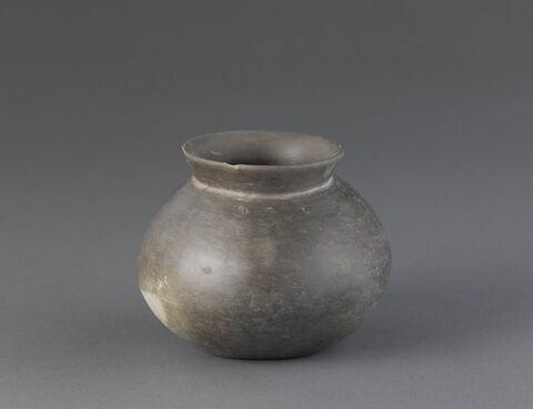 vase, image 2/3