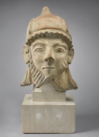 statue, image 2/4