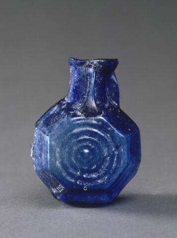 vase, image 1/2
