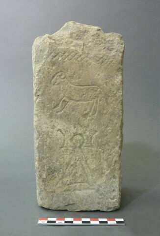 stèle  ; ex-voto, image 2/2