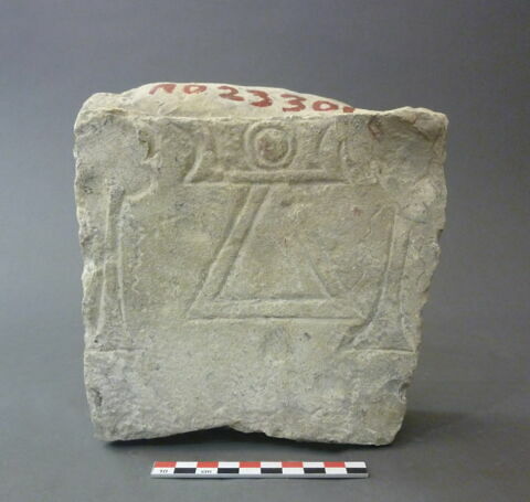 stèle  ; ex-voto, image 2/2