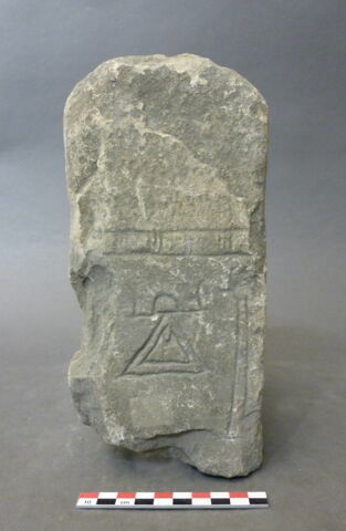 stèle  ; ex-voto, image 2/2