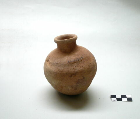 vase, image 2/3