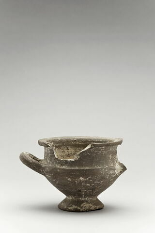 vase, image 2/3