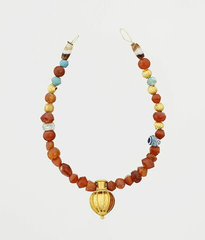 collier, image 1/1