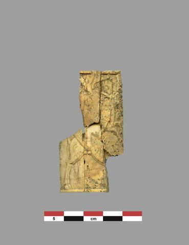 plaquette  ; incrustation de meuble