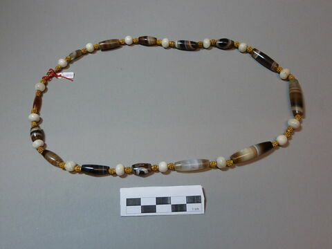 collier, image 3/5