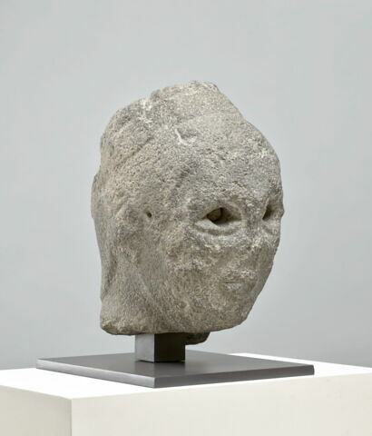 statue, image 2/14