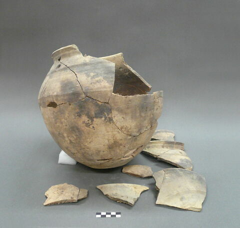 vase, image 1/1