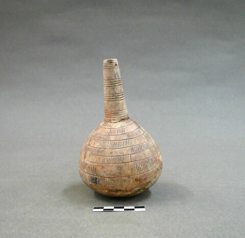 vase, image 1/1