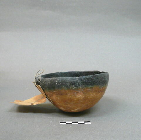 vase, image 2/2
