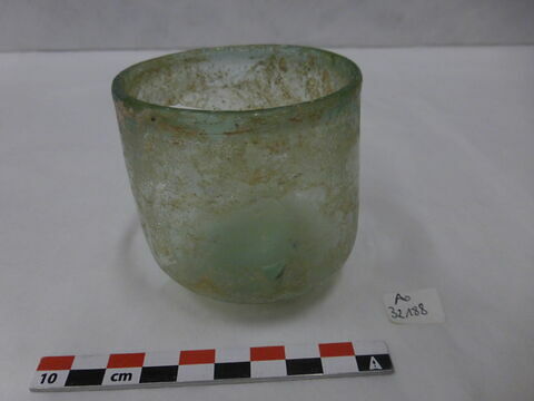 vase, image 2/2