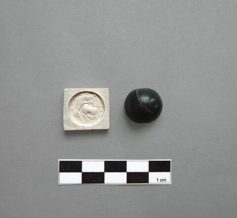 cachet, image 2/2
