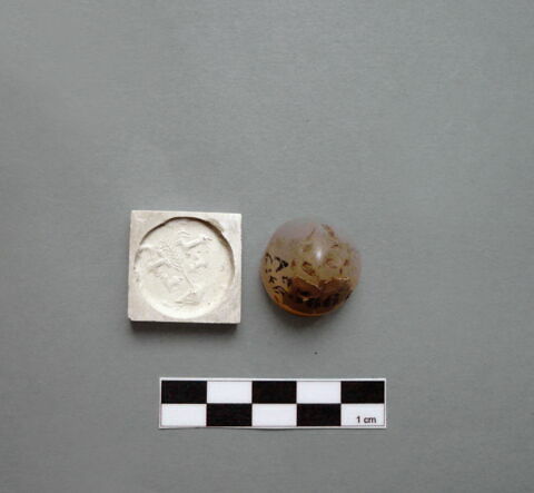 cachet, image 2/2
