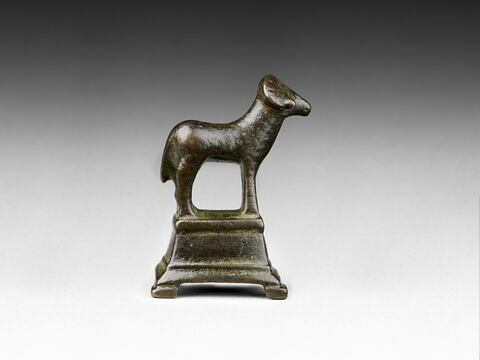 figurine, image 2/4