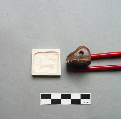 cachet, image 1/2