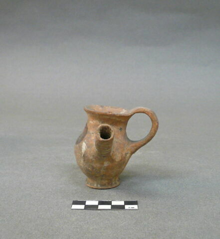 vase, image 3/3