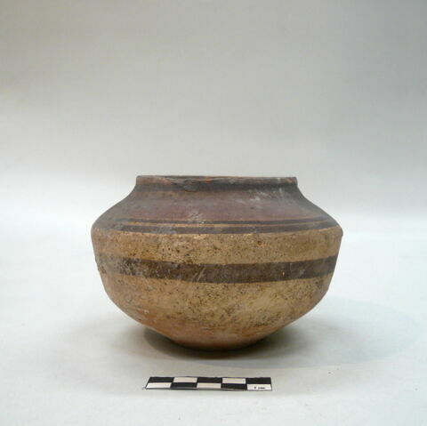 vase, image 3/3