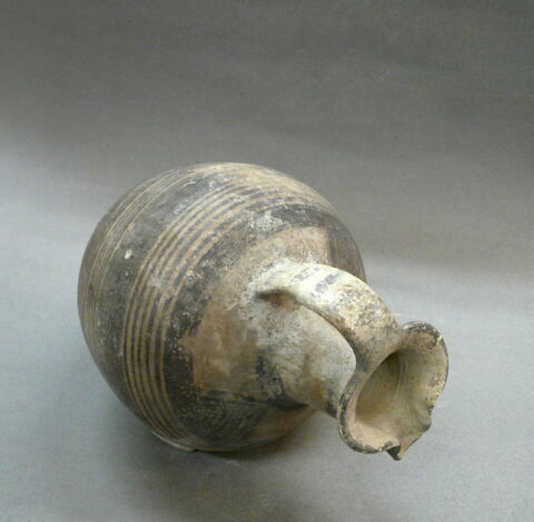 vase, image 3/3