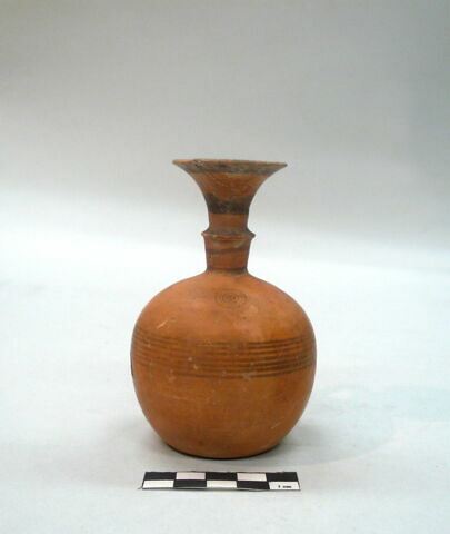 vase, image 3/5