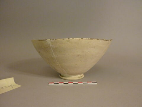 vase, image 2/2