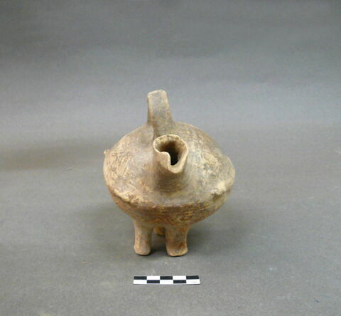 vase, image 2/3
