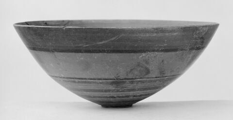 vase, image 2/2