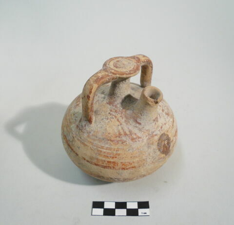 vase, image 2/2