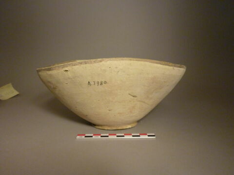 vase, image 10/10
