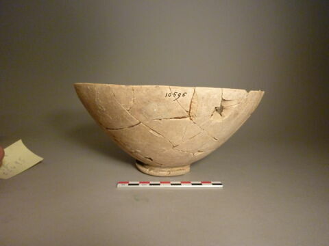 vase, image 2/2
