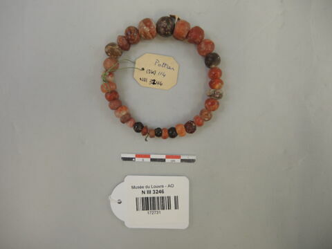 collier, image 1/1