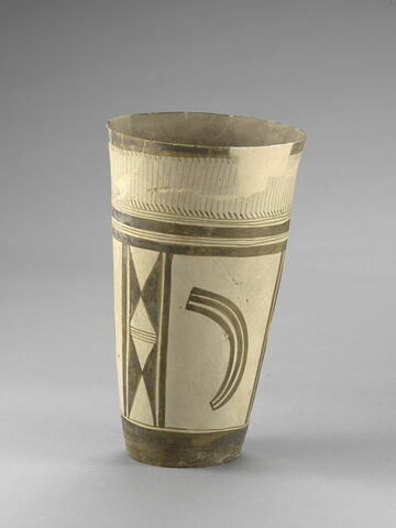 vase, image 9/9
