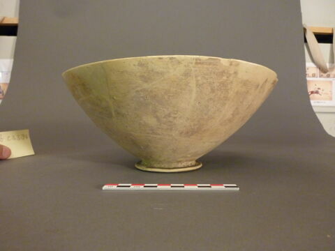vase, image 2/2