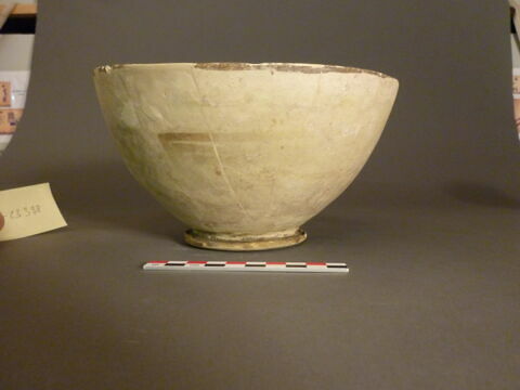 vase, image 2/2