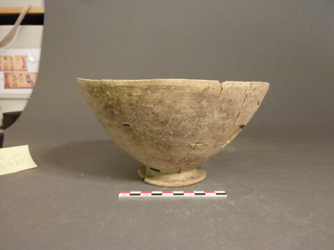 vase, image 2/2