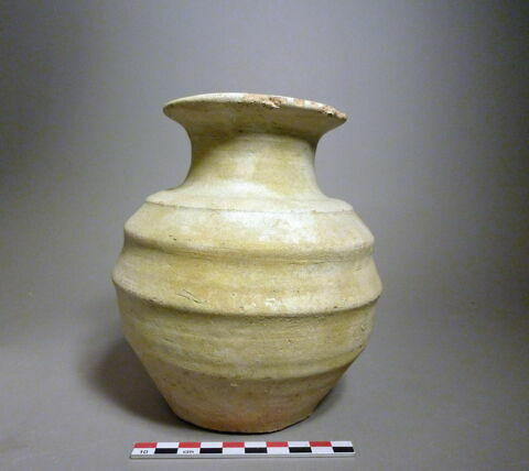 vase, image 1/1