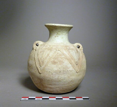 vase, image 1/1