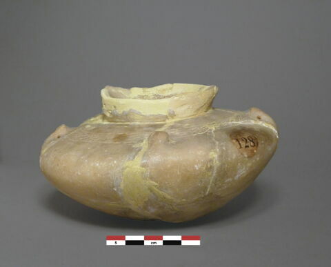vase, image 1/1