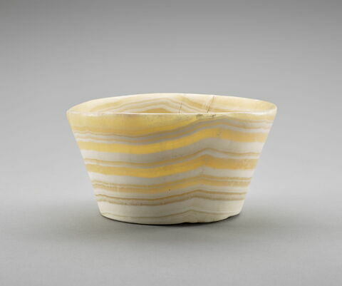 vase, image 1/1