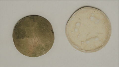 cachet ; calotte, image 1/1
