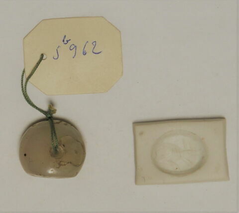 cachet, image 1/1