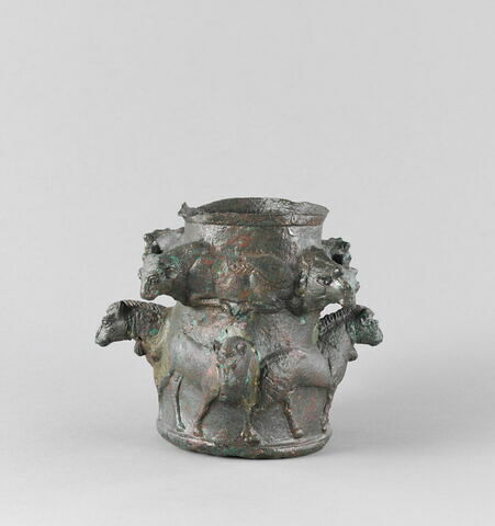 vase, image 8/9