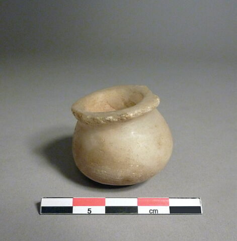 vase, image 2/2
